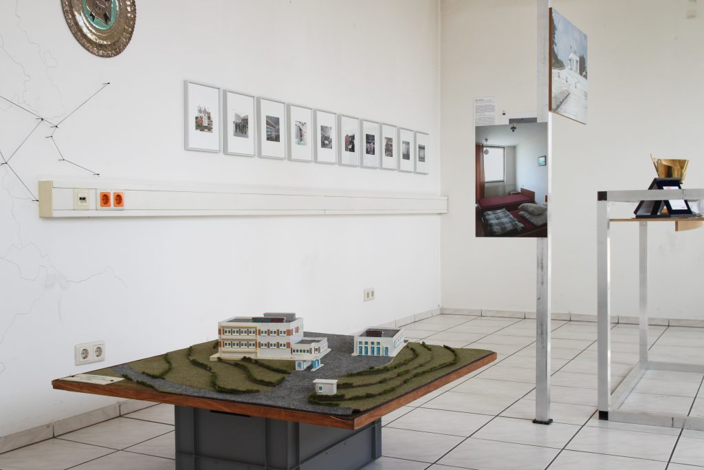 Architecture model and photos of the SOMAT service station close to the Turkish border. In the background: Photos and memorabilia from SO MAT archive, exhibited both at SO MAT canteen in April 2016 and since then in the canteen of the transport company PANALPINA in Vienna Nordwestbahnhof.